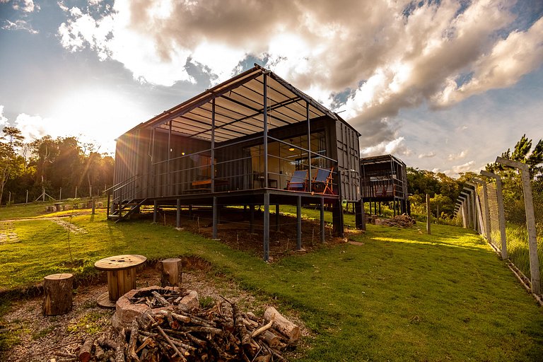 Container com ofurô e vista incrível para casal - Roteiro do