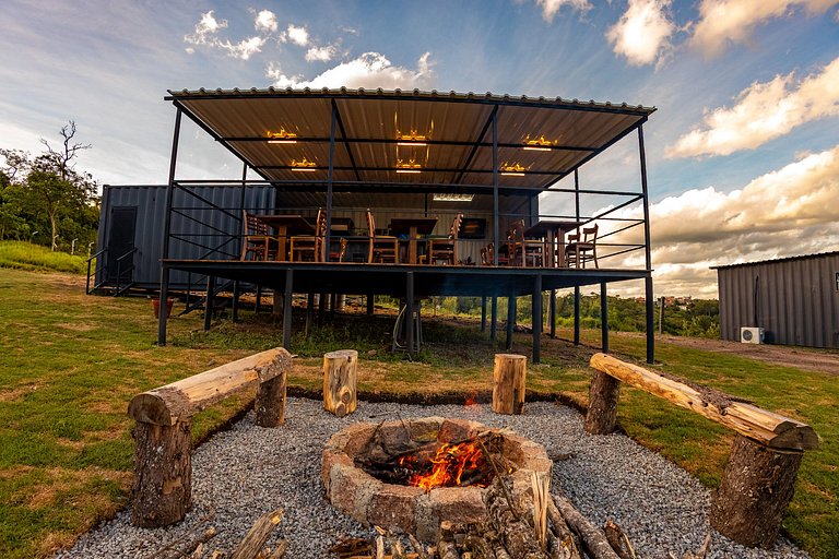 Container com ofurô e vista incrível para casal - Roteiro do