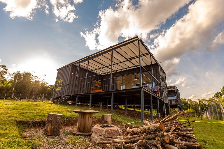 Container com ofurô e vista incrível para casal - Roteiro do