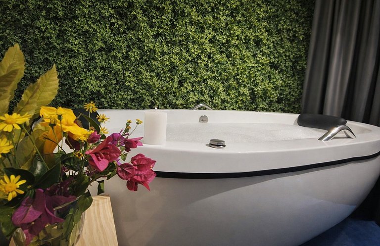 Container com ofurô e vista incrível para casal - Roteiro do