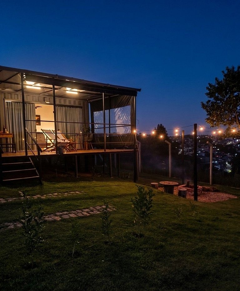 Container com ofurô e vista incrível para casal - Roteiro do